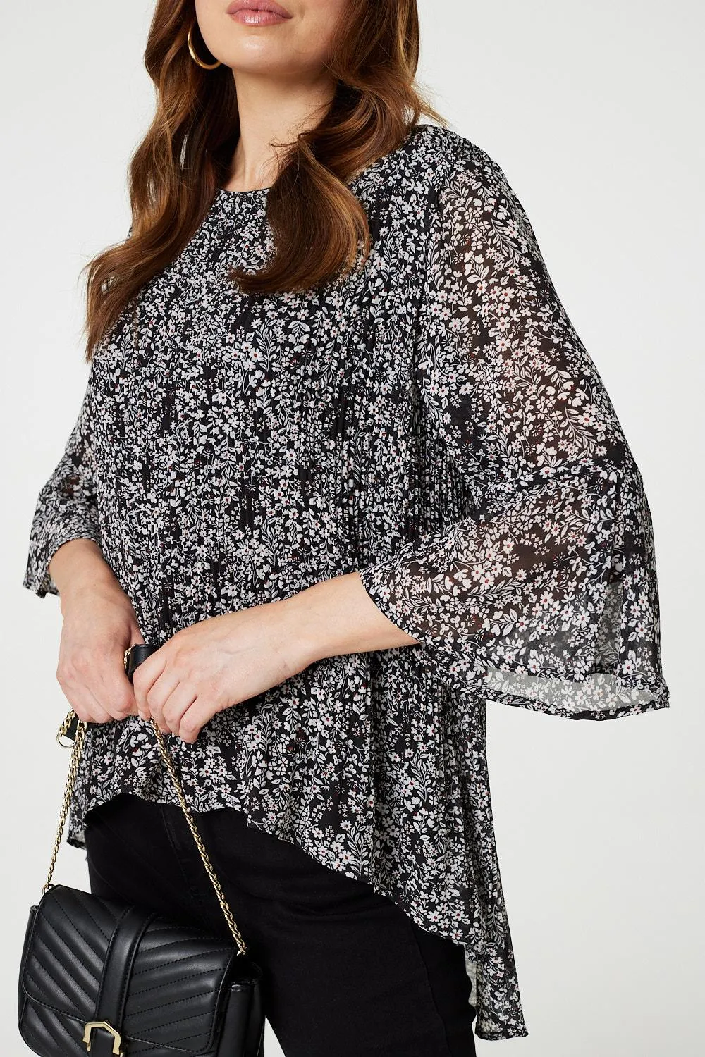 Ditsy Floral Flare Sleeve Curve Hem Blouse