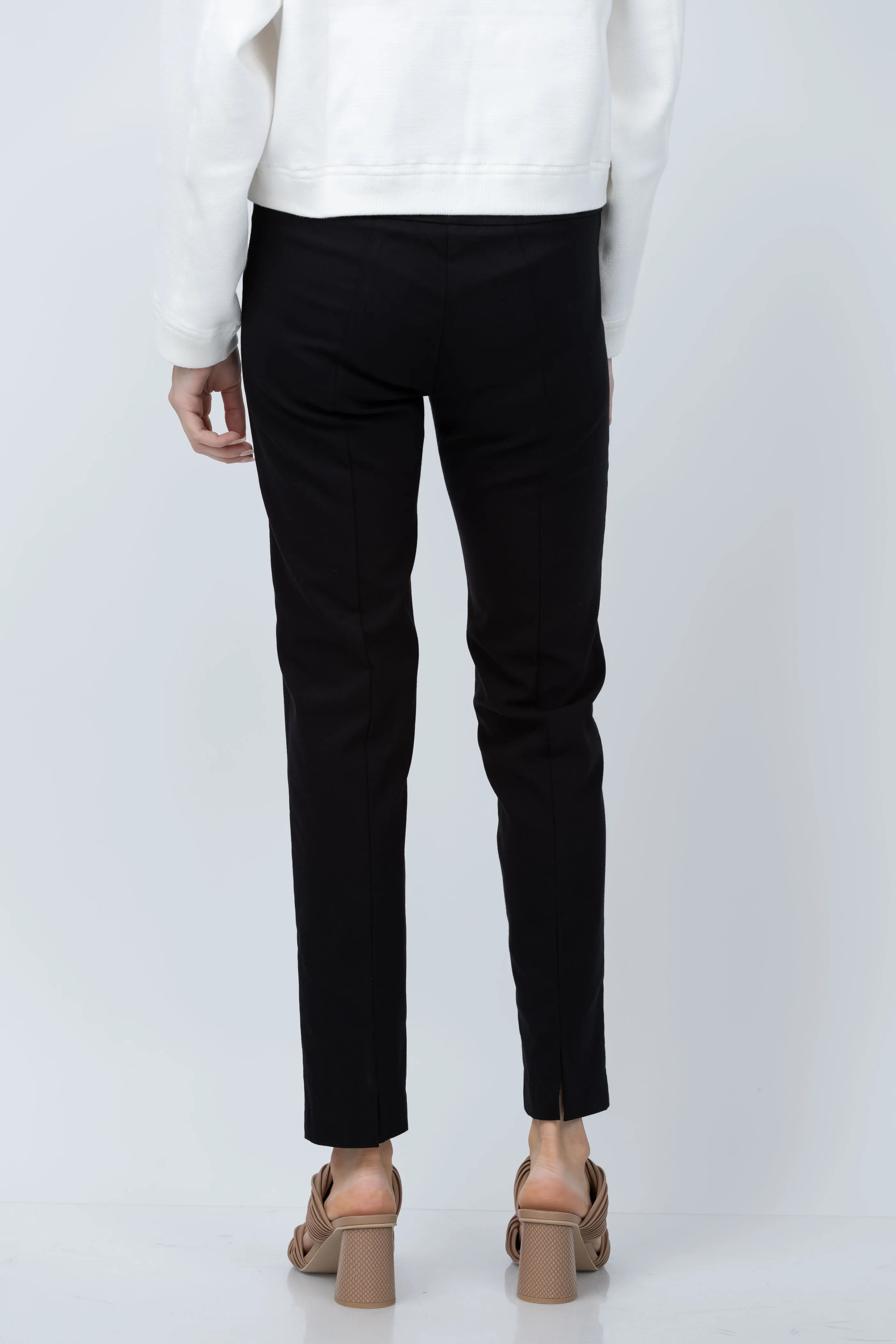 Elliott Lauren Ankle Pant in Black