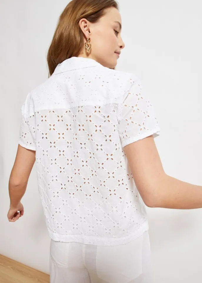 Fashionable blouse with embroidery on Bodyflirt eyelets, white